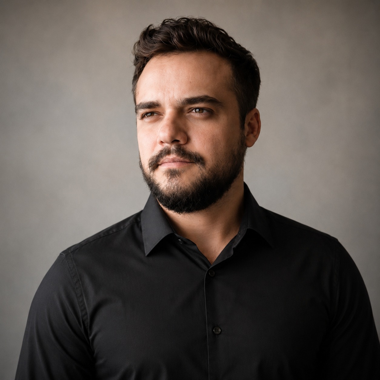 Retrato de Tarciso Morais, fundador e editor do Arquivo Anômalo.